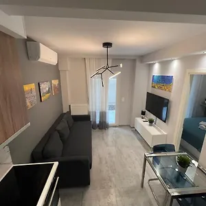 https://chic-urban-escape-by-thesbnb.hotels-of-thessaloniki.com
